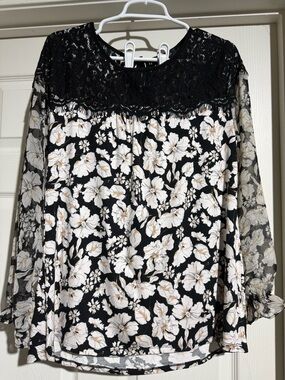 August Silk NEW Lace Yoke Floral Blouse - Black and White w Semi-sheer Sleeves